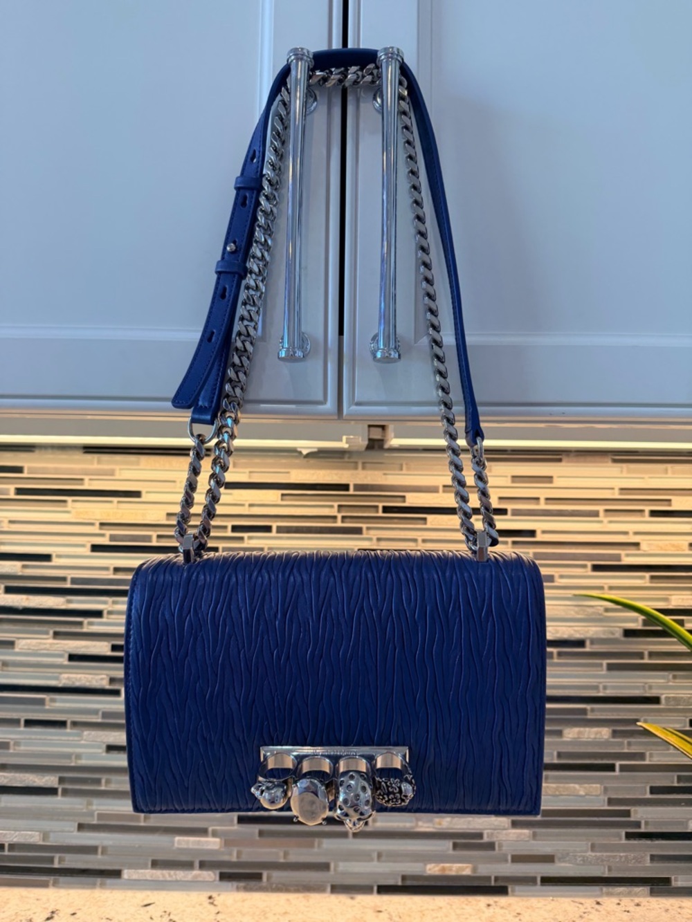 Alexander McQueen Royal Blue Leather Shoulder Bag with Silver Chain - Picture 2 of 10
